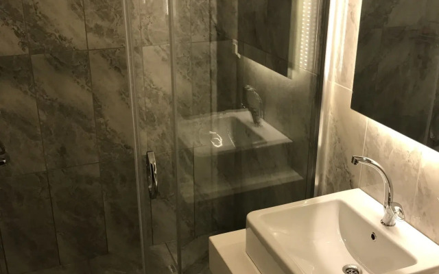 Hi̇mm Hotel