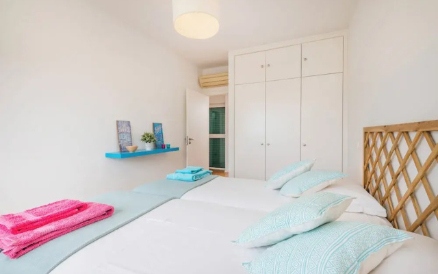 Sunny 5BR Villa at Prainha Club