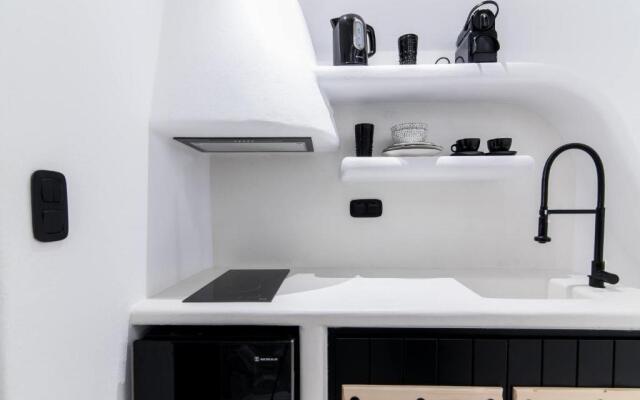 Portara Seaside Luxury Suites