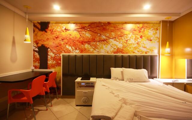 Adrenalina Hotel - Adults Only