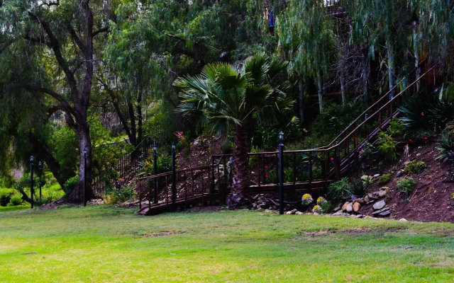Riverside Lodge