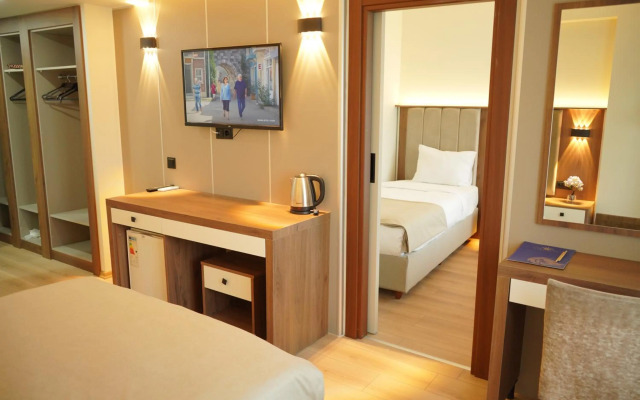 Lion City Hotel