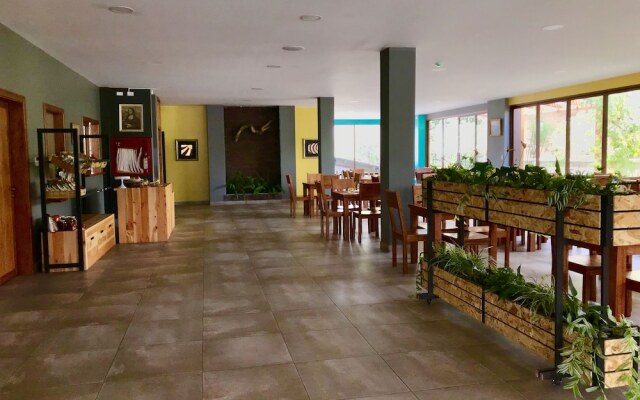 Ilalo Garden Hotel & Restaurant