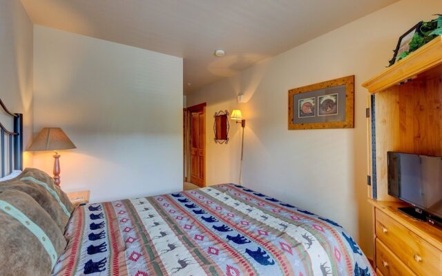 2296 Red Hawk Lodge 2 Bedroom Condo by RedAwning