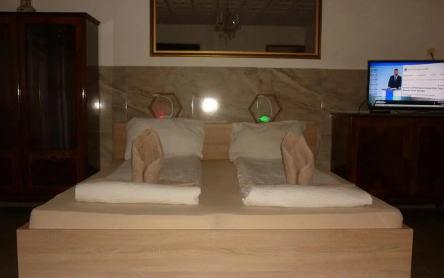 R1 Rolléder Apartman-ház