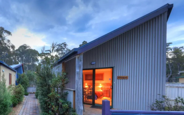Derwent Bridge Chalets & Studios