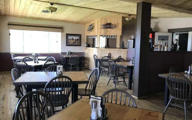 Broken Spur Inn & Steakhouse