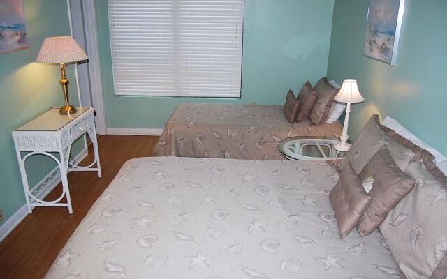 Island Winds East 409 condo