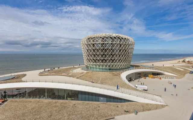 Apartment With Frontal Sea-views