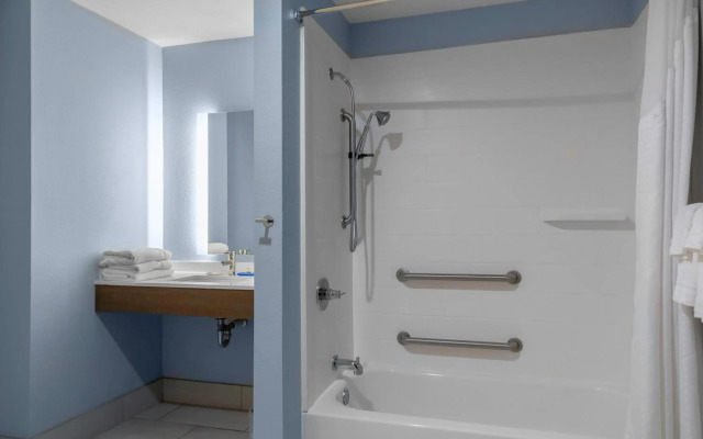 Holiday Inn Express & Suites Leander by IHG