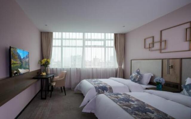 Nuohuating Hotel