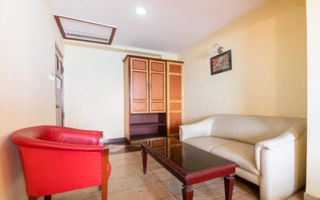 Aura Inn by OYO Rooms