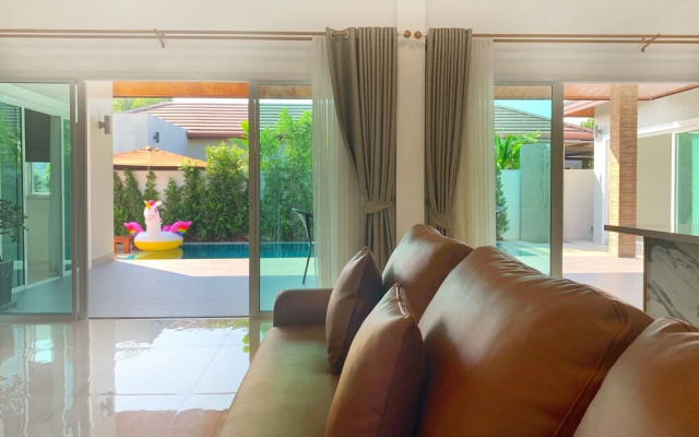 Private Villa with Pool near Laguna