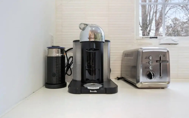 Spacious 2bdrm Home in Burlington