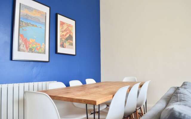 Stylish 2 Bedroom Apartment In Great Location