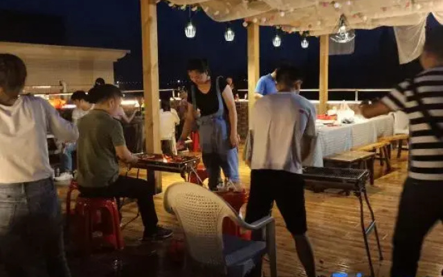 Sijihai Hostel