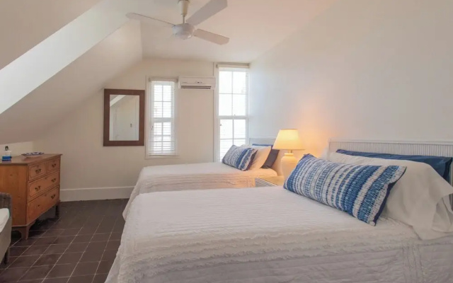 Captain'S Quarters: Restored Waterfront Home With Sunset Views