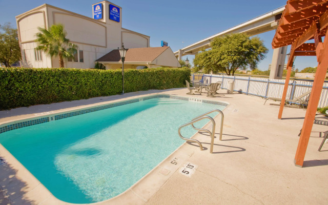 Americas Best Value Inn Austin University