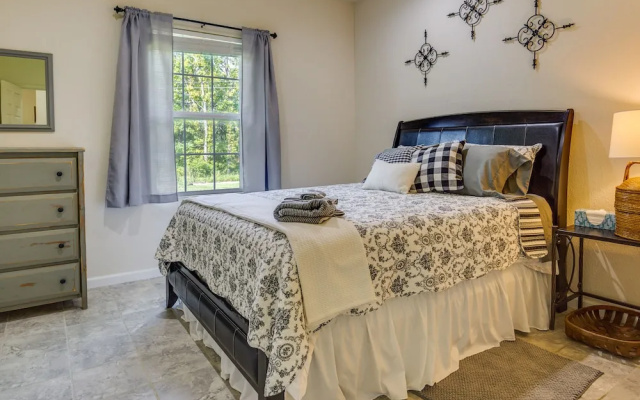 Charming Gravois Mills Escape w/ Private Backyard!