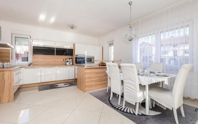 Amazing Home in Rijeka With Wifi and 2 Bedrooms