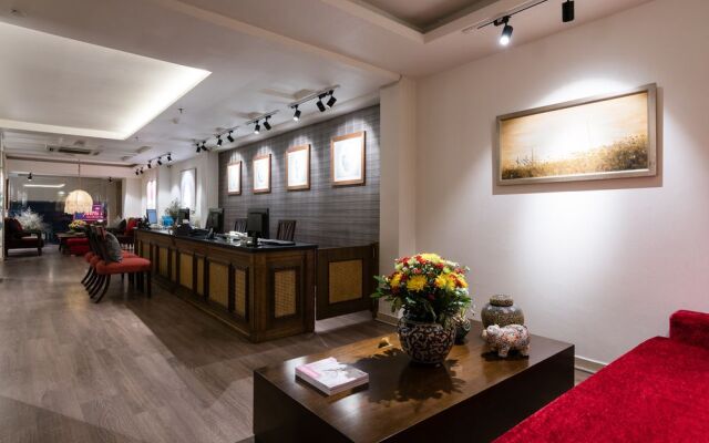 Hampton Hotel By Jinnu Lai