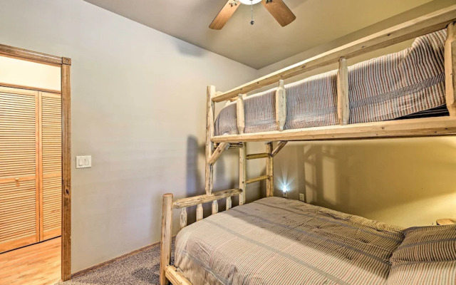 < 1 Mi to Torreon Golf Club: Show Low Condo