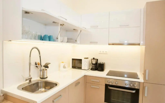 Robinia Apartment