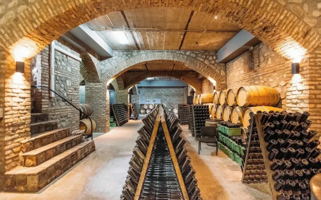 Schuchmann Wines Château,Villas & SPA