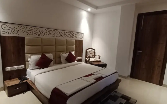 RR Hotel and Resort