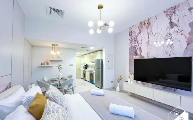 Stylish Ground-floor Studio JVC