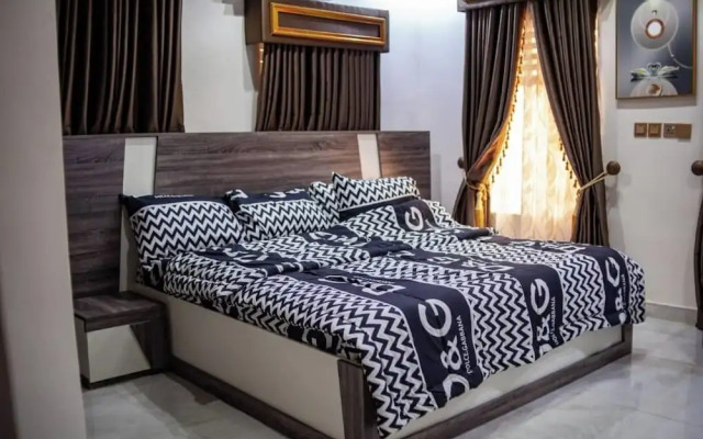 Readyhomes  Shortlets and Apartments