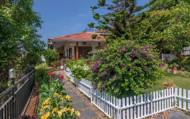 SaffronStays Verandah by the Valley