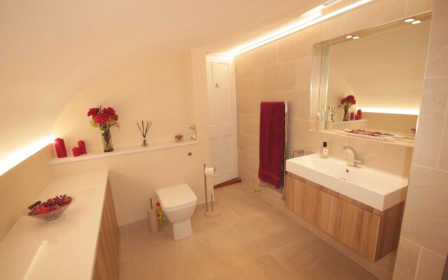Wellsway House - Stylish Townhouse