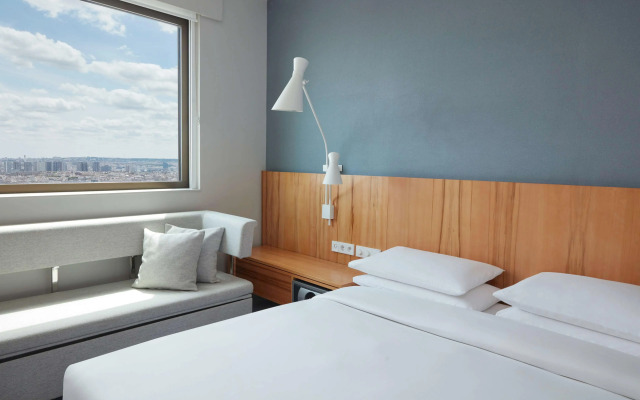 Hyatt Regency Paris Etoile Hotel