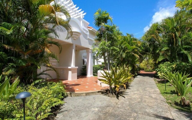 Large Townhouse with Plunge Pool, 3 mins from Beach - Turtle View 2 by BSL Rentals