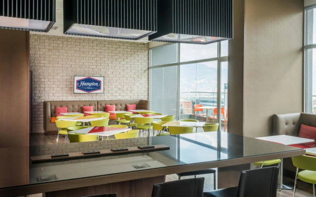 Hampton by Hilton Medellin