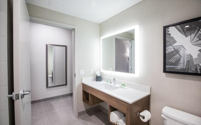 Holiday Inn Hotel & Suites Calgary South Conference Ctr