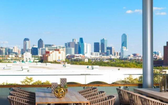 Renaissance Dallas Hotel