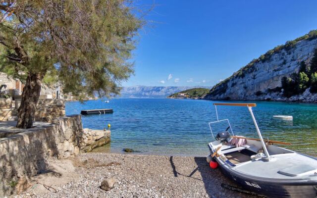Apartment Cico Hvar/Pokrivenik 31926