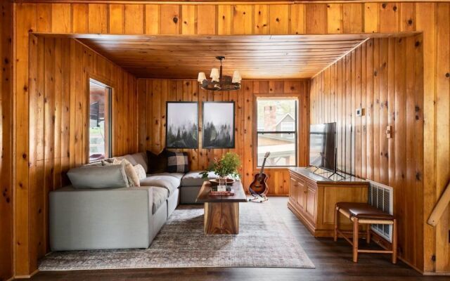 Cougar Rd - Cougar Lodge