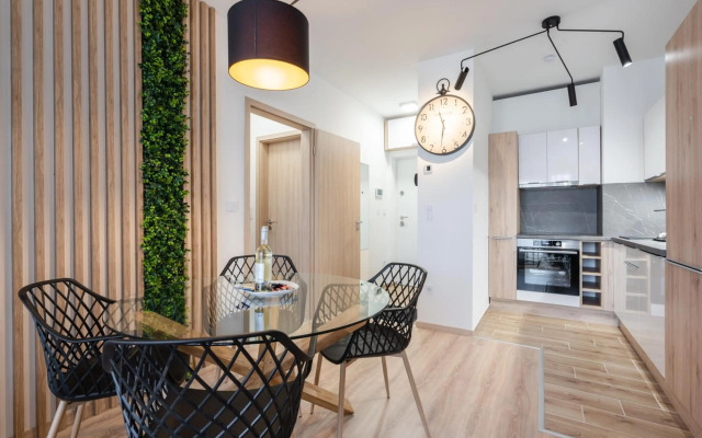 WestSide River Apartment