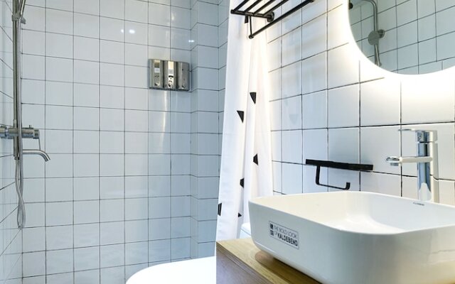 Zhigao West Lake Apartment Xihudadao