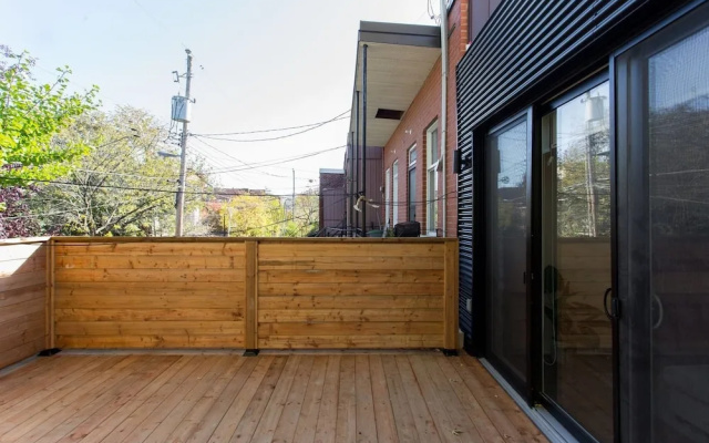 Brand New 3 Bedroom With Rooftop Patio