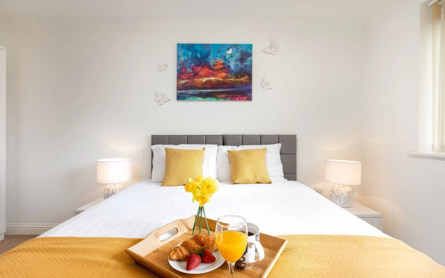 KVM - Peacock Apartment