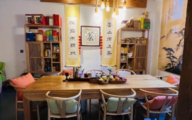 Dali Yiruiju Chinese Inn (Erhai Lake Ecological Corridor Hudiequan)