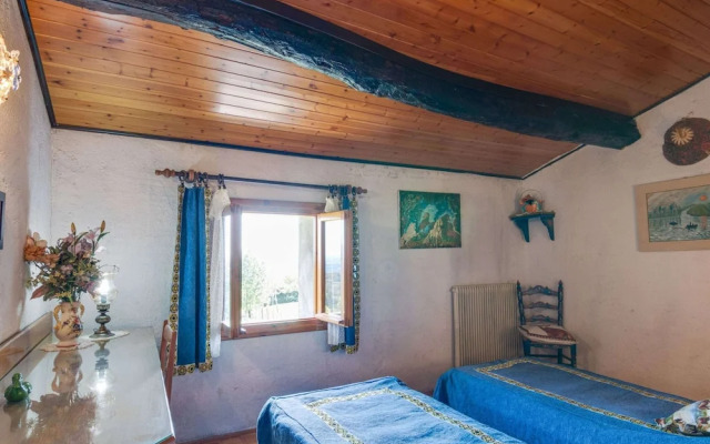 Cozy Detached House, Wide Garden, Wifi