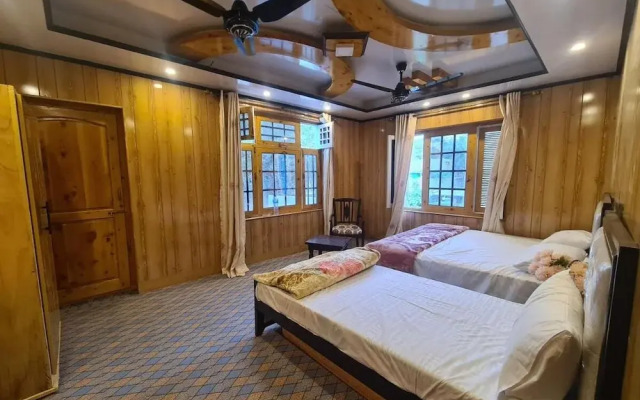 Rus Olive Lodge