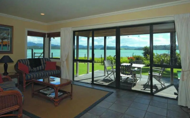 Pawhaoa Bay Lodge