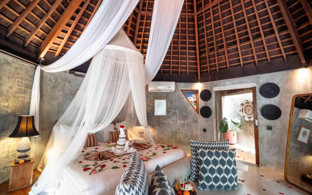 The Sender Pool Suite – Guest Rooms – Ubud