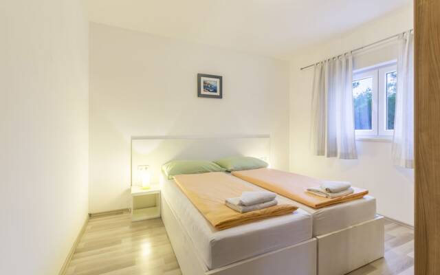 A1 - Spacious apt With the sea View & use of Pool